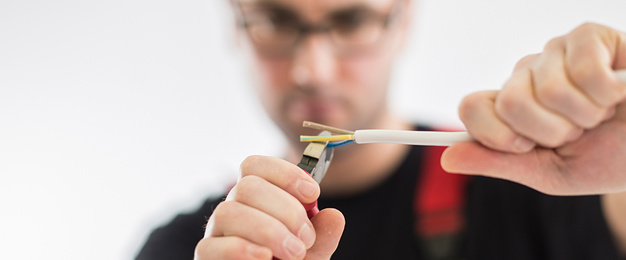 Elektroprüfung bei Elektro Schäfer GmbH & Co.KG in Würzburg